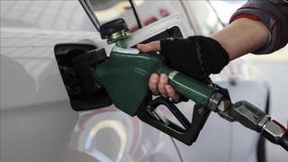 Motorin fiyatlarına bu gece yarısından sonra geçerli olmak üzere 1,66 TL indirim geldi.