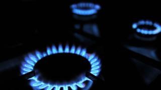 Azerbaycan dan gelen doğal gaz, Türkiye-Suriye Doğal Gaz Boru Hattı üzerinden Suriye nin Humus iline ulaştı.

