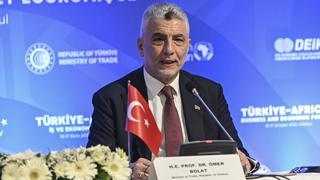 Ticaret Bakanı Ömer Bolat, Afrika ya bakışlarının "kardeşlik, adalet ve eşitlik temelinde, karşılıklı saygı ve kazan-kazan ilkeleri" üzerine inşa edildiğini belirterek, "Zirvemizin (Türkiye-Afrika İş ve Ekonomi Forumu) konusu, küresel ekonomik belirsizlikte birlikte yol almak ve küresel meydan okumalara karşı güç birliği yapmak, Türkiye-Afrika ortaklığını güçlendirmektir." dedi.

