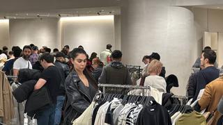 Ticaret Bakanlığı, kasım ayı indirim döneminde, vatandaşların aldatıcı kampanyalarla mağdur edilmemesi için piyasa ve dijital mecralardaki kapsamlı denetimlerini sürdürüyor.