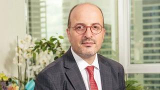 
Türk Reasürans Genel Müdür Vekili Özgür Bülent Koç, Ortadoğu’da yaşananlar nedeniyle dünyada sigorta şirketlerinin havacılık ve gemi sigortalarında savaş teminatı vermediğini belirterek, “Bu artık sigorta piyasasından çıkıp, devletler tarafından çözülecek sorun” dedi.