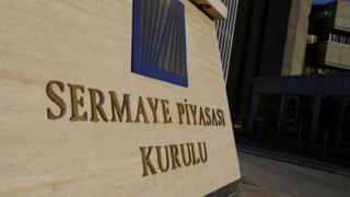 SPK, Borsa İstanbul pay piyasalarında açığa satış yasağı ile kredili işlemlerde öz kaynak oranının esnetilmesine ilişkin tedbirlerin 13 Mart seans sonuna kadar sürmesine karar verdi.
