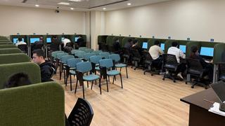 Ulaştırma ve Altyapı Bakanı Abdulkadir Uraloğlu, sivil havacılık personelinin eğitim ve sertifikasyon süreçleri kapsamında KDM ORG altyapısı üzerinden yürütülen çevrimiçi sınav organizasyonu hakkında açıklamada bulundu. Bakan Uraloğlu, “Havacılık personeli için çevrimiçi sınav merkezi sayısını 6 şehirde 12 merkeze çıkardık” dedi.