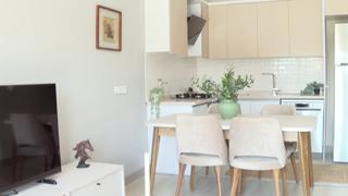 Toplu Konut İdaresi Başkanlığı (TOKİ) tarafından hayata geçirilen "Yüzyılın Konut Projesi" kapsamında İstanbul da inşa edilmesi hedeflenen sosyal konutlara ilişkin örnek daireler Başakşehir de basına tanıtıldı.

