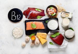  B12 vitamini hangi besinlerde bulunur? Eksiliğinde metabolizma yavaşlıyor, halsizlik ve yorgunluk baş gösteriyor