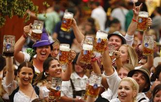 Beer flows as Germany kicks off Oktoberfest