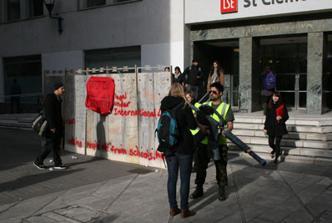 Pro-Palestinian protest ends in violence at London University