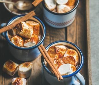 Onsuz Kış Olmaz: Marshmallowlu Sıcak Çikolata