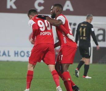 Ümraniyespor, Altay engelini 2 golle geçti