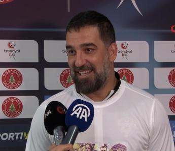 Arda Turan: “Süper Lig’de önce kalıcı olmaya çalışacağız...”
