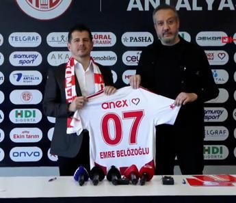 Antalyaspor'da Emre Belözoğlu dönemi başladı: Alex ile görüşeceğim