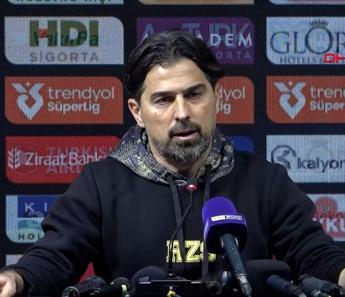 İlhan Palut: "Rizespor takımı kaybetmemesi gereken bir maçı daha kaybetti"