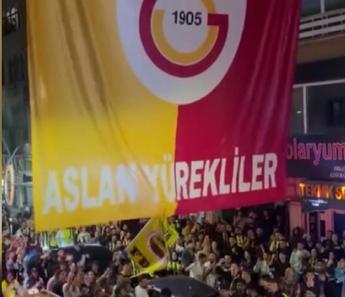Yalova'da Galatasaray bayraklarına saldıran 3 Fenerbahçe taraftarına gözaltı