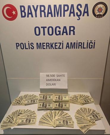 Büyük İstanbul Otogarında bir kişinin üzerinde sahte 98 bin 500 dolar ele geçirildi
