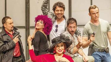 Şen Makas yeniden sahnede