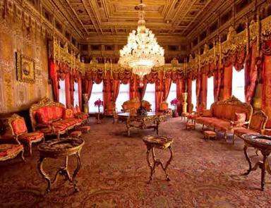 Dolmabahçe Palace in Istanbul: More than a museum