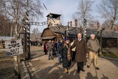 Survivors return to Auschwitz 75 years after liberation