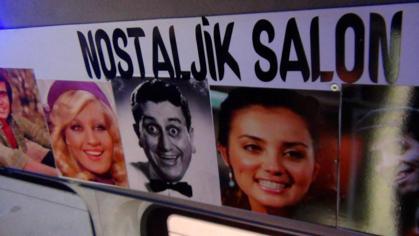 Minibus laden with Yeşilçam photos, soundtracks draws passengers’ interest