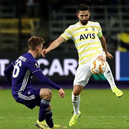 Beşiktaş, Fenerbahçe eye Europa wins to ease tensions