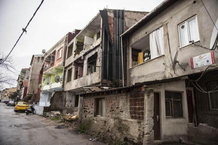Residents at high risk due to low rents in run-down Istanbul neighborhood