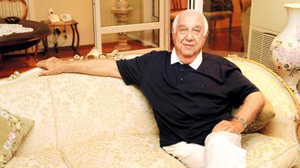 Kralların dostuna son veda... Gazeteci Lütfü Akdoğan son yolculuğuna uğurlandı