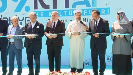 39. Kitap ve Kültür Fuarı, Diyanet İşleri Başkanı Erbaşın katılımıyla Fatih Camiinde açıldı