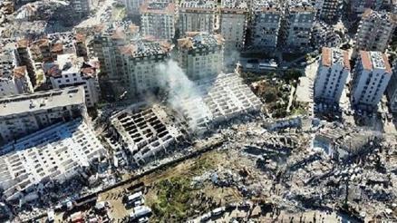 Son dakika... Depremde çok sayıda kişiye mezar olmuştu Rönesansın yapı denetim sorumlusu tutuklandı