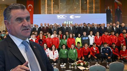 Bakan Osman Aşkın Bak: Türkiye bir spor ülkesi olduğunu tüm dünyaya göstermiştir