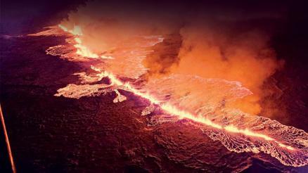 Yanardağ patladı: İzlanda’da kızıl alarm