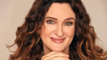 Anjelika Akbardan “Başlangıç”