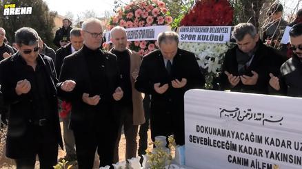 Depremde hayatını kaybeden Cemal Kütahya ve ailesi kabri başında anıldı