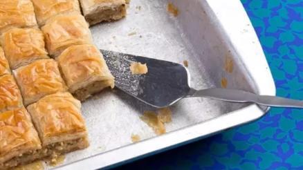 Baklava şerbeti sıcak mı soğuk mu dökülür Soğumuş baklavaya şerbet nasıl dökülmeli