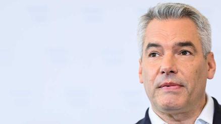 Tüm görevlerinden istifa ediyor