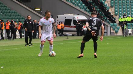 Sivasspor deplasmanda Kocaelisporu 2-0 mağlup etti