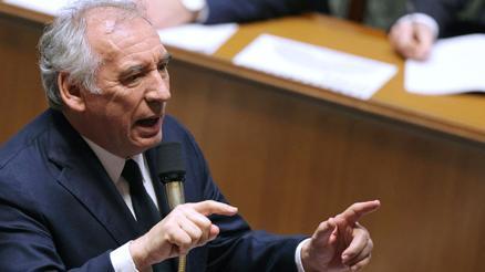 Fransa Başbakanı, özel okuldaki cinsel istismar iddialarını görmezden gelmekle suçlanıyor