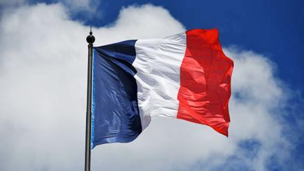 Fransa’da Katolik okullar “cinsel istismar”la gündemdeyken, Müslüman okullara devlet desteği kesildi