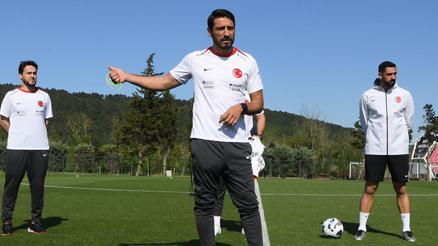 Ümit Milli Futbol Takımı Teknik Direktörü Egemen Korkmaz: Problem çözmeye geldik