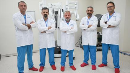 Bazekol Çiğli Hastanesi’nde Da Vinci Robotik Cerrahi ile iki yılda 400’üncü üroloji operasyonu