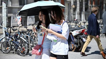 Avrupa ülkesi sıcaklar ile boğuşuyor: Turuncu alarm verildi