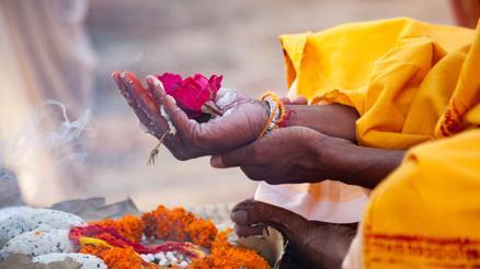 Hinduizmde karma döngüsünden kurtulmaya ne ad verilir Moksha Nedir