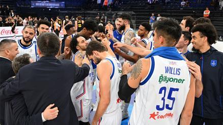 Anadolu Efeste bir ayrılık daha