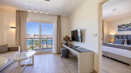 Sisus Marina Çeşme’ye yeni bir soluk getirdi