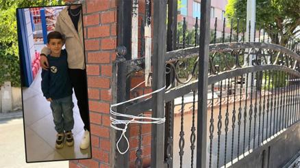 Çekmeköyde demir kapının üzerine düştüğü 10 yaşındaki Eymen öldü Bu nasıl önlem: İple bağladılar