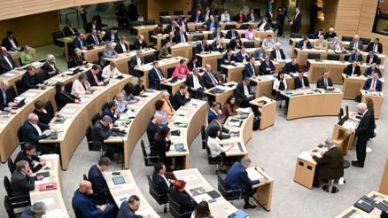 Meclisteki oylamada Gamalı Haç skandalı | Tepkiler peş peşe geldi: İğrenç