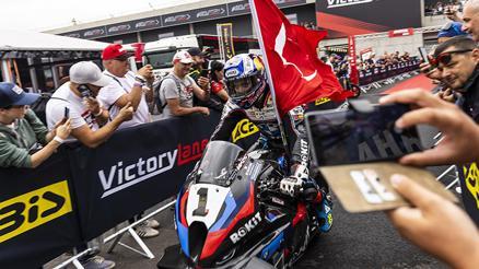 Toprak Razgatlıoğlu üst üste 9. kez kazandı