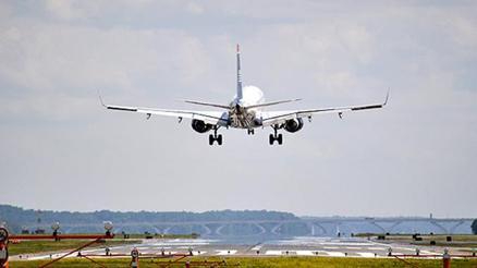 ABDden Hollandaya giden uçak türbülansa girdi: 25 kişi yaralandı