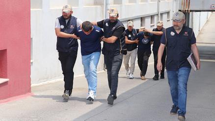 Adanada aranan 2 firari FETÖ hükümlüsü yakalandı
