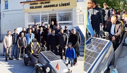 Liselilerin güneş arabasıyla ilk turu kaymakam attı