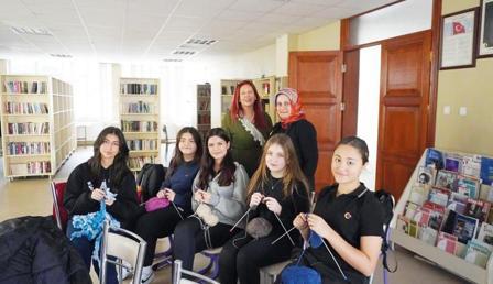 Gençlerden yaşlılara ilmek ilmek sevgi