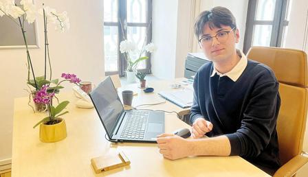 Makalesiyle Harvard’ın ilk kazananı oldu